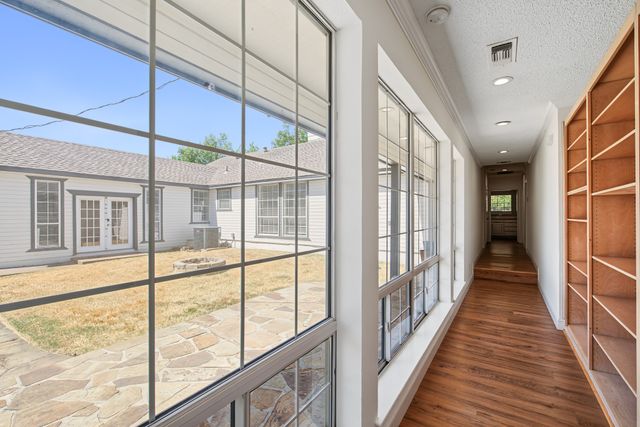 3909 Trail Lake Drive, Fort Worth, TX 76109