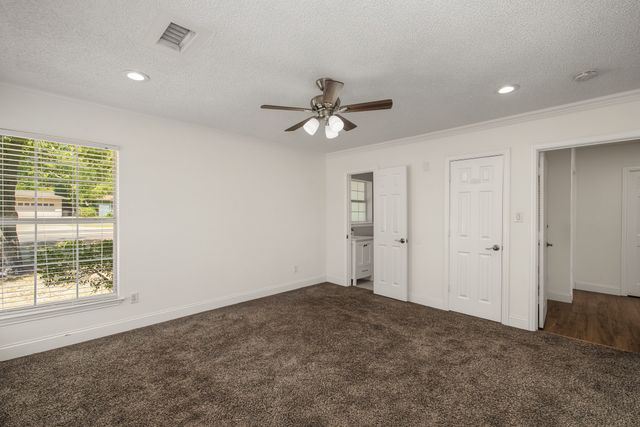 3909 Trail Lake Drive, Fort Worth, TX 76109