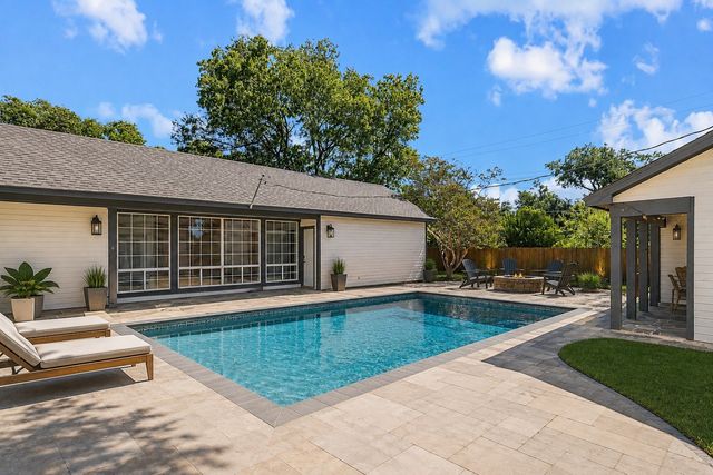 3909 Trail Lake Drive, Fort Worth, TX 76109