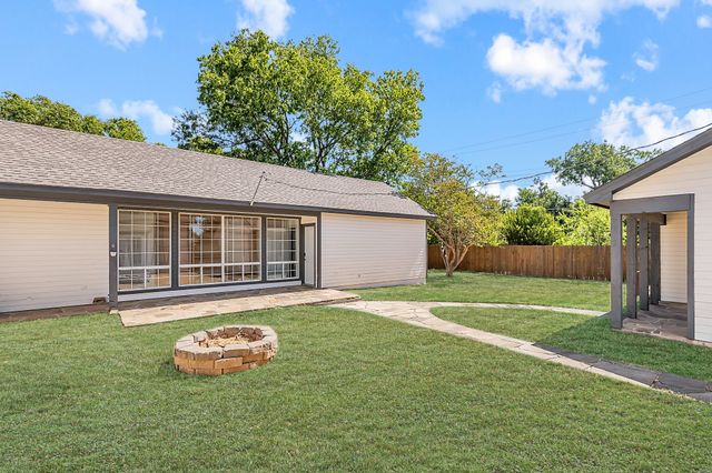 3909 Trail Lake Drive, Fort Worth, TX 76109