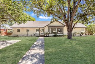 3909 Trail Lake Drive, Fort Worth, TX 76109