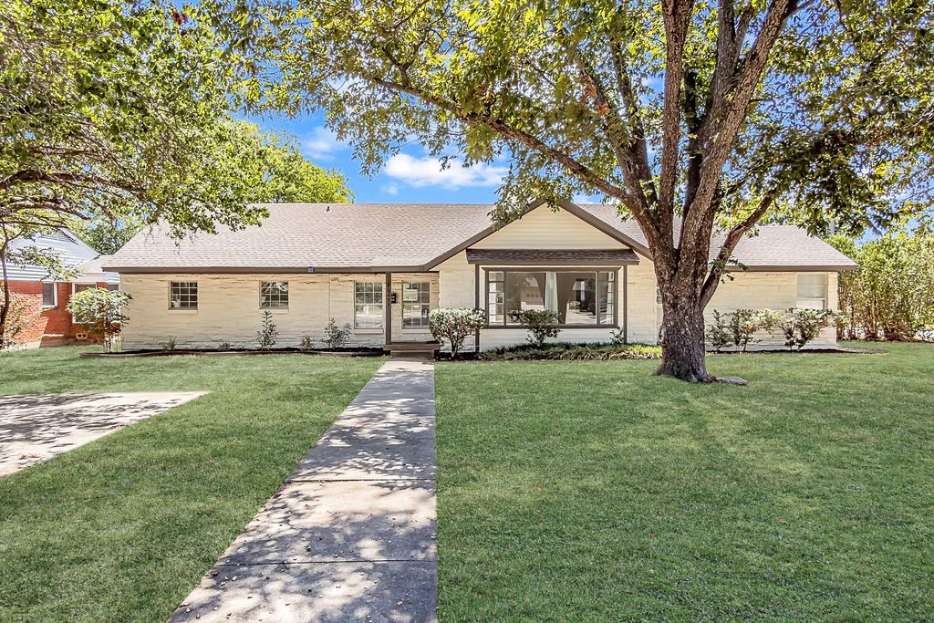 3909 Trail Lake Drive, Fort Worth, TX 76109