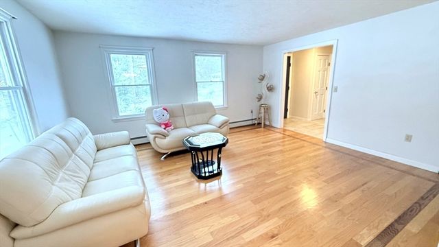 11 Quail Run Rd, Bellingham, MA 02019