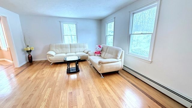 11 Quail Run Rd, Bellingham, MA 02019