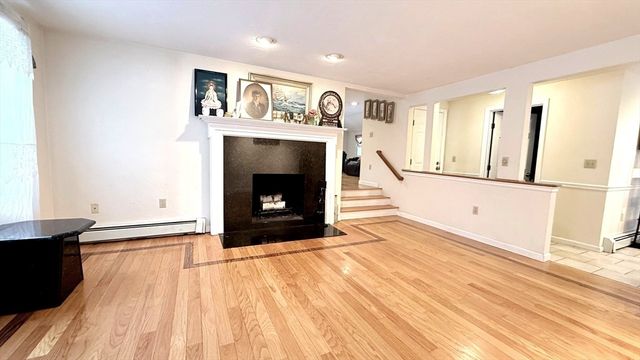 11 Quail Run Rd, Bellingham, MA 02019