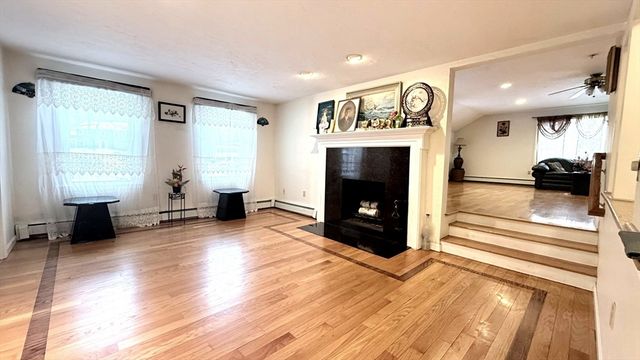 11 Quail Run Rd, Bellingham, MA 02019