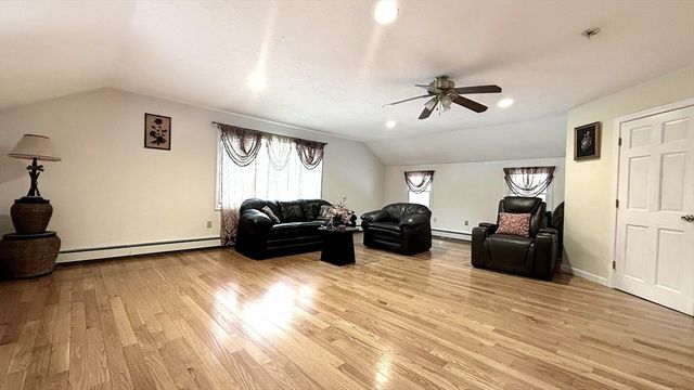 11 Quail Run Rd, Bellingham, MA 02019