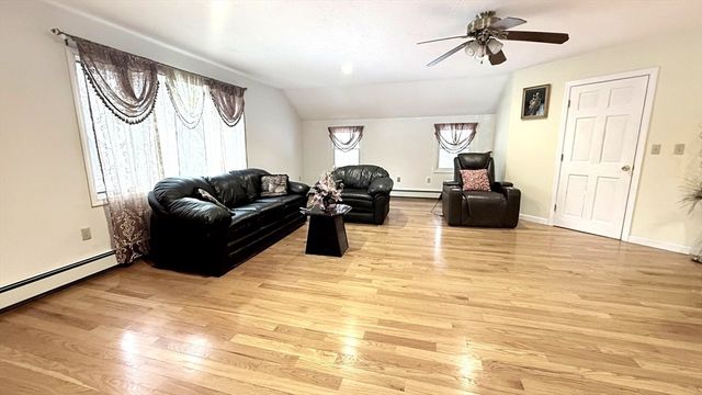 11 Quail Run Rd, Bellingham, MA 02019