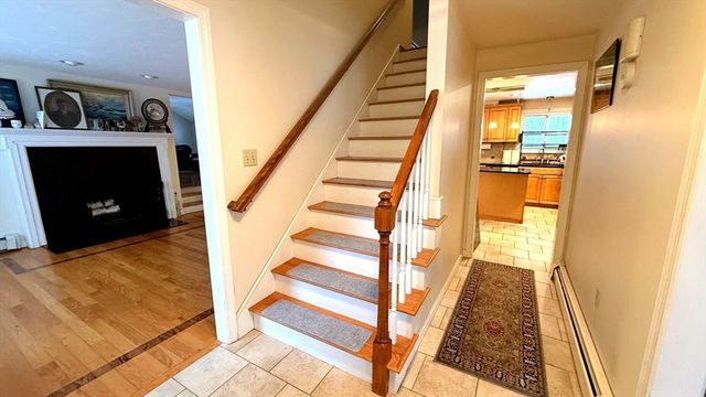 11 Quail Run Rd, Bellingham, MA 02019