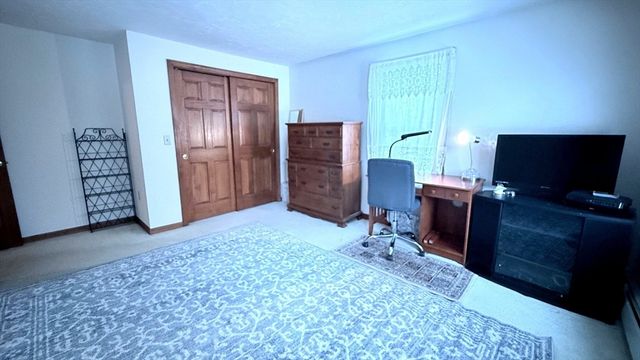 11 Quail Run Rd, Bellingham, MA 02019