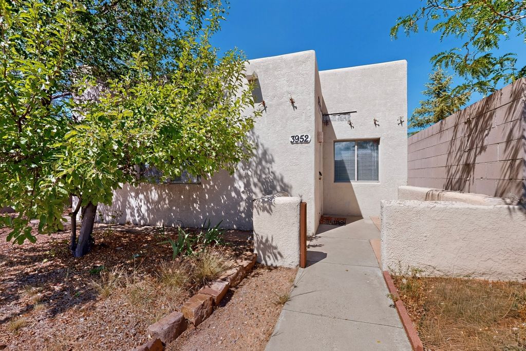 3952 Paseo Del Sol, Santa Fe, NM 87507
