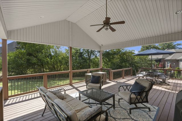 1555 Hunt Club Blvd, Gallatin, TN 37066