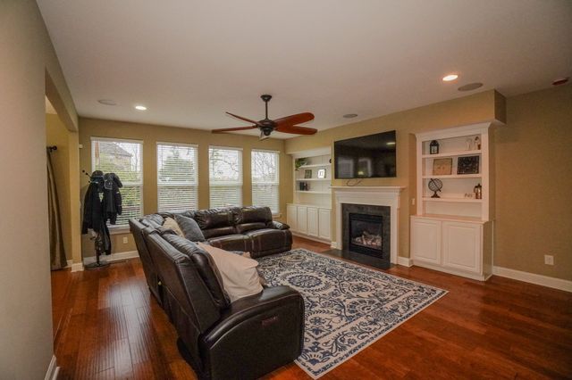 1555 Hunt Club Blvd, Gallatin, TN 37066