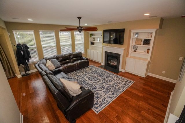 1555 Hunt Club Blvd, Gallatin, TN 37066