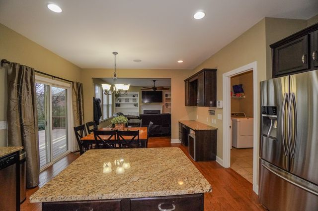 1555 Hunt Club Blvd, Gallatin, TN 37066