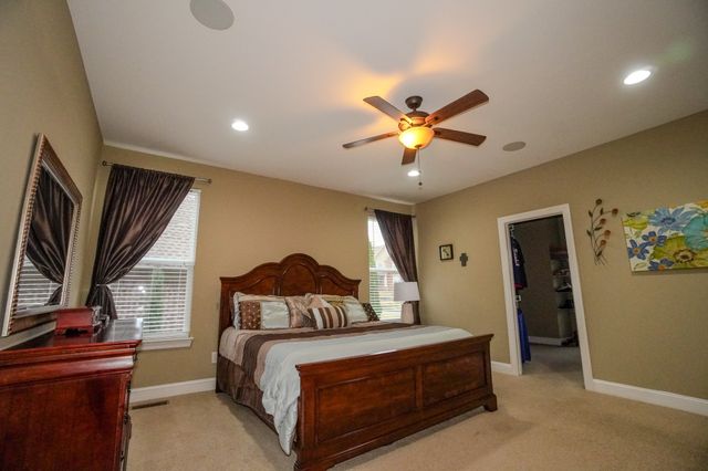 1555 Hunt Club Blvd, Gallatin, TN 37066