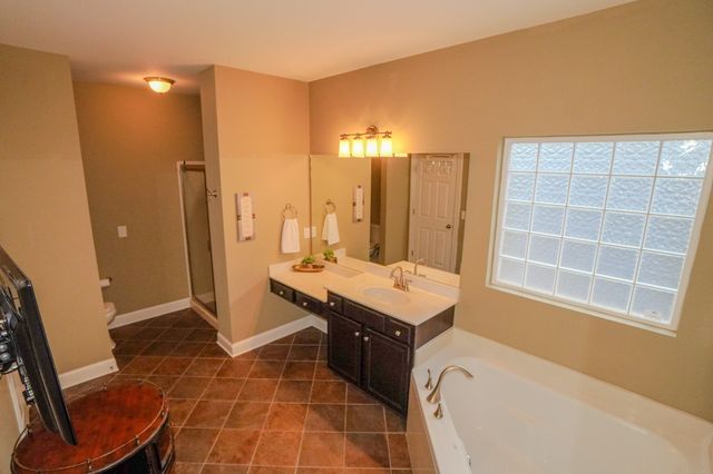 1555 Hunt Club Blvd, Gallatin, TN 37066