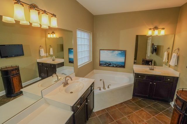 1555 Hunt Club Blvd, Gallatin, TN 37066