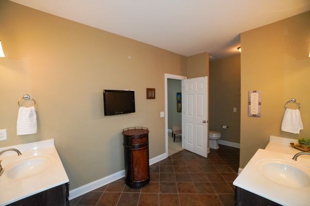 1555 Hunt Club Blvd, Gallatin, TN 37066