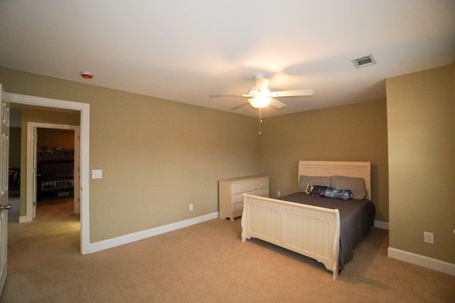 1555 Hunt Club Blvd, Gallatin, TN 37066