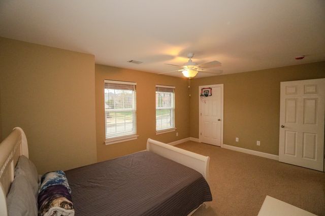 1555 Hunt Club Blvd, Gallatin, TN 37066