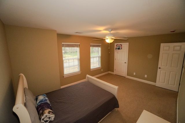 1555 Hunt Club Blvd, Gallatin, TN 37066