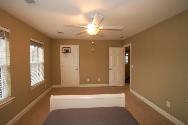 1555 Hunt Club Blvd, Gallatin, TN 37066