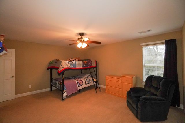 1555 Hunt Club Blvd, Gallatin, TN 37066