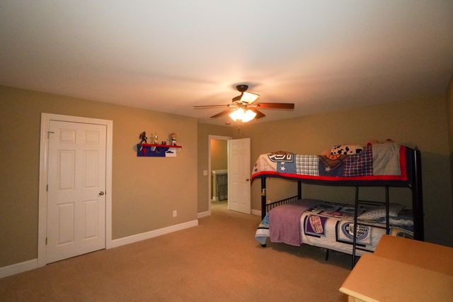 1555 Hunt Club Blvd, Gallatin, TN 37066