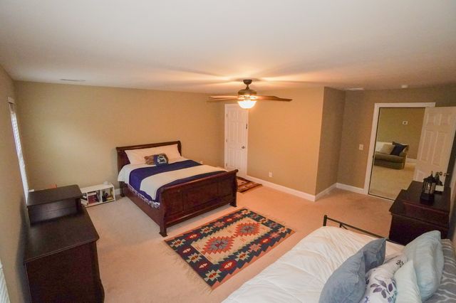 1555 Hunt Club Blvd, Gallatin, TN 37066