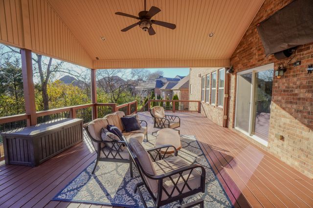 1555 Hunt Club Blvd, Gallatin, TN 37066