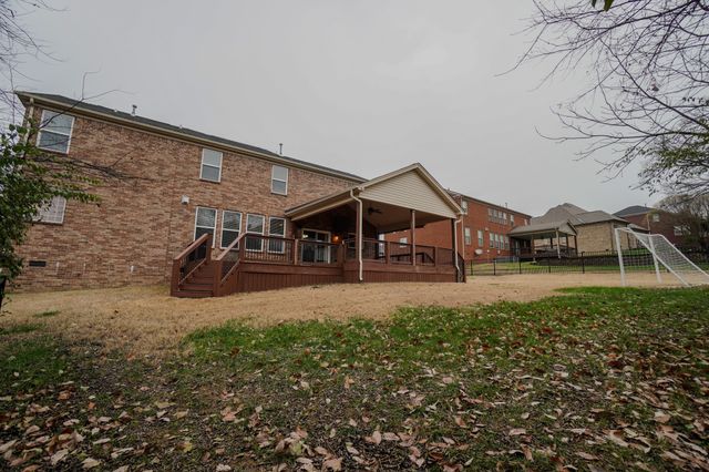 1555 Hunt Club Blvd, Gallatin, TN 37066