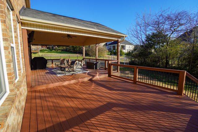 1555 Hunt Club Blvd, Gallatin, TN 37066