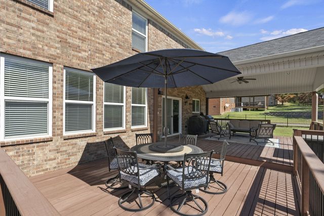 1555 Hunt Club Blvd, Gallatin, TN 37066