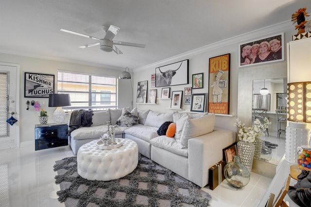 274 Capri F, Delray Beach, FL 33484