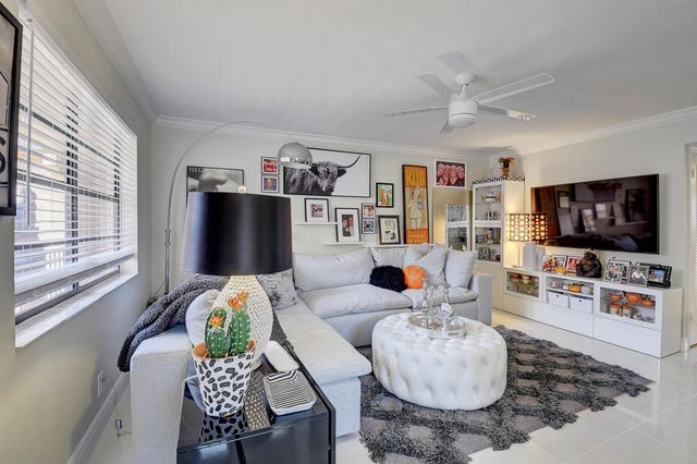 274 Capri F, Delray Beach, FL 33484