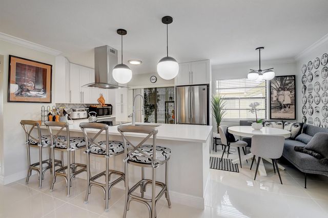 274 Capri F, Delray Beach, FL 33484