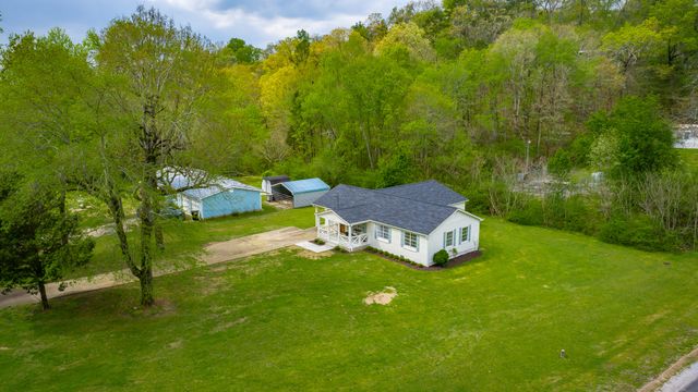 9039 Dallas Hollow Road, Soddy Daisy, TN 37379