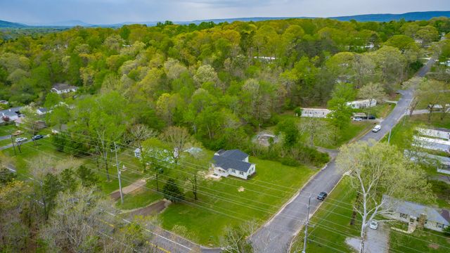 9039 Dallas Hollow Road, Soddy Daisy, TN 37379