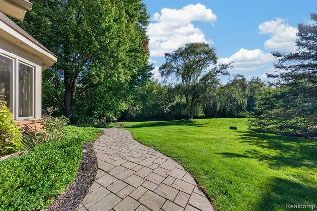 3653 Cedar Brook Drive, Rochester Hills, MI 48309