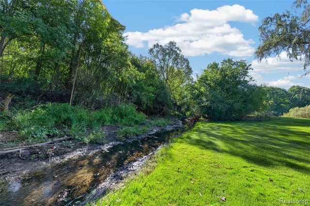 3653 Cedar Brook Drive, Rochester Hills, MI 48309