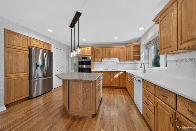 3653 Cedar Brook Drive, Rochester Hills, MI 48309