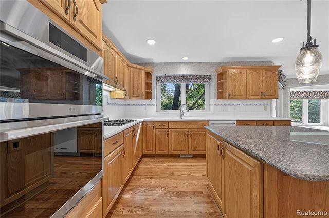3653 Cedar Brook Drive, Rochester Hills, MI 48309