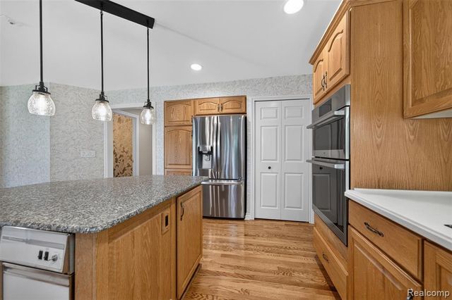3653 Cedar Brook Drive, Rochester Hills, MI 48309