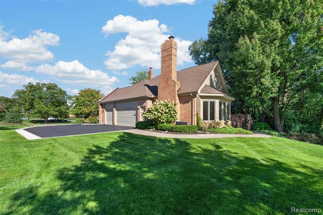3653 Cedar Brook Drive, Rochester Hills, MI 48309