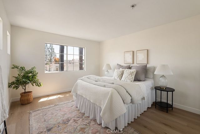 820 W Compton 24, Compton, CA 90220