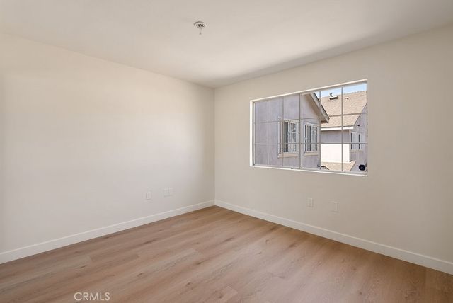 820 W Compton 24, Compton, CA 90220