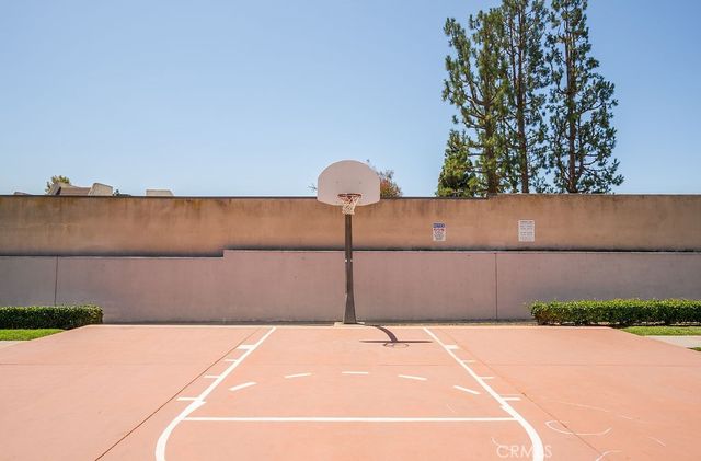 820 W Compton 24, Compton, CA 90220