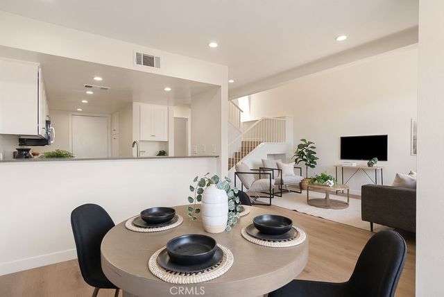 820 W Compton 24, Compton, CA 90220