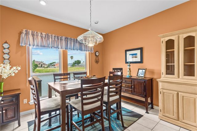 15210 Isla Pinta Ct, Corpus Christi, TX 78418